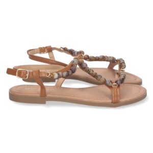 Sandalia Plana con Detalles y Hebilla en Camel