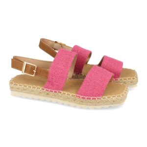 Sandalia Plana con Pala de Rafia y Hebilla en Fucsia