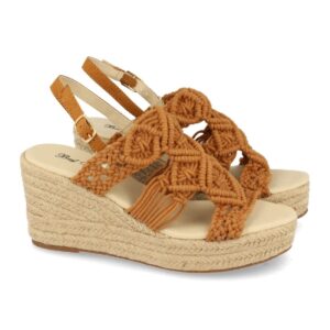 Sandalia de Cuña con Yute y Hebilla en Camel