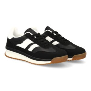 Zapatilla para mujer con suela dentada en Negro