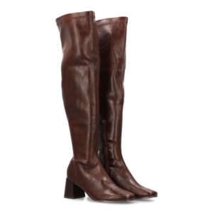 Bota alta elegante con tacón cómodo en Marrón