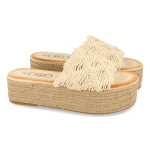 Sandalia Plana con Yute y Pala Entrelazada en Beige