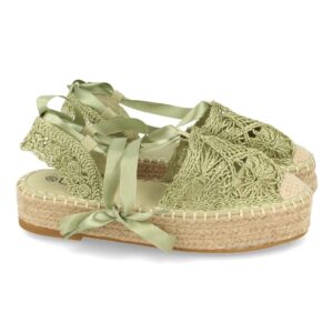 Sandalia Plana con Yute y Cordones en Verde