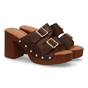 Sandalia plataforma mujer con hebillas y tachuelas