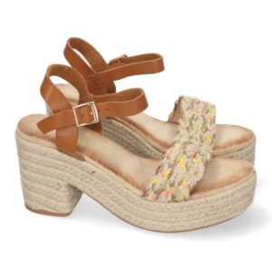 Sandalia de Tacón con Yute y Hebilla en Camel