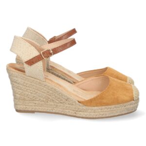 Sandalia de Cuña con Yute y Hebilla en Camel