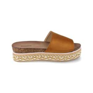 Sandalia plana en Camel