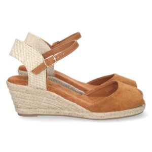 Sandalia de Cuña con Hebilla en Camel