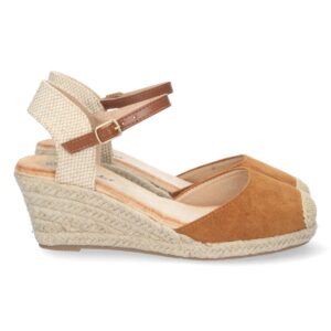 Sandalia de Cuña con Hebilla en Camel