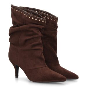 Botas fruncidas de tacón con bordado decorativo