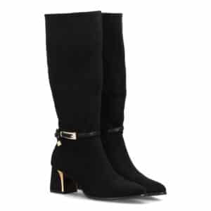 Botas altas elegantes con hebilla decorativa y tacón