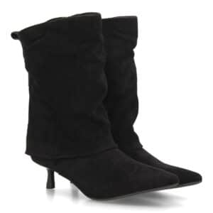 Botas fruncidas con tachuelas traseras en Negro