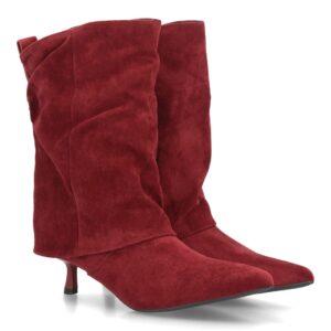Botas fruncidas con tachuelas traseras en Rojo